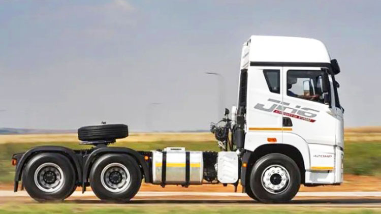 Faw Truck | Faw 420 HP Tractor Head for Sale in Angola