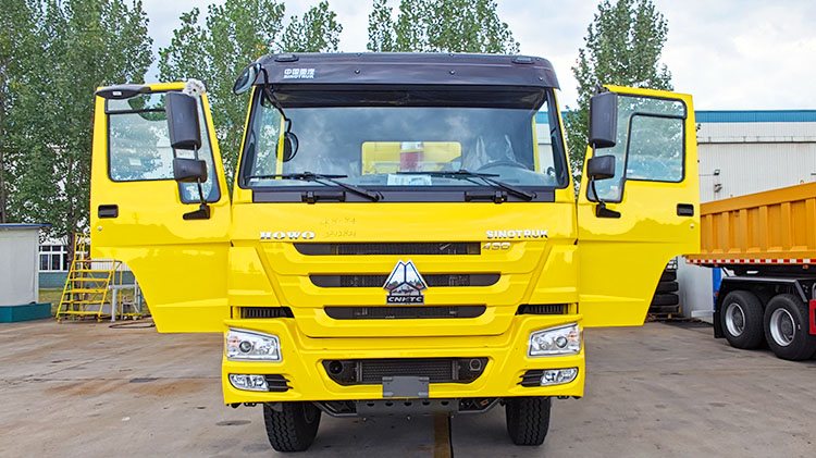 Sinotruk Howo 8x4 Tipper Truck for Sale Price in Angola